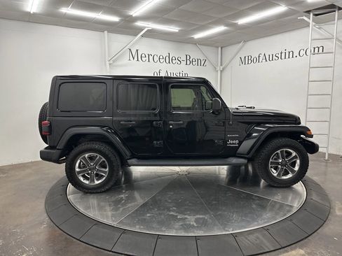 Used 2019 Jeep Wrangler Unlimited Sahara image 8