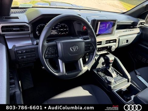 Used 2025 Toyota Tacoma TRD Sport AWD/4WD image 3