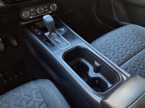 Used 2025 Nissan Kicks SV w/ Illumination Package image 17