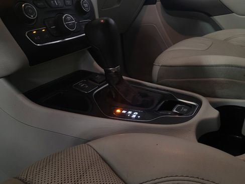 Used 2019 Jeep Cherokee Limited image 26