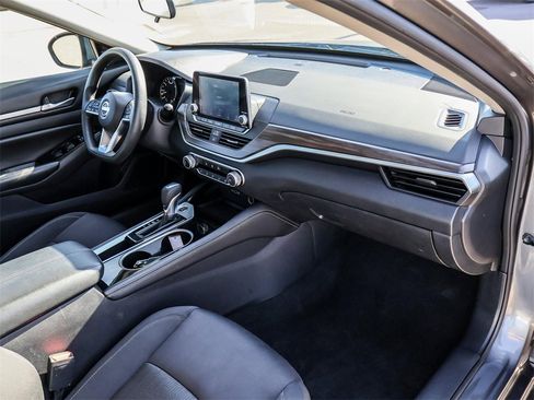 Used 2023 Nissan Altima 2.5 SV image 14