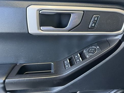 Used 2020 Ford Explorer 2WD image 12