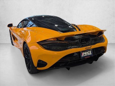Used 2025 McLaren 750S image 7