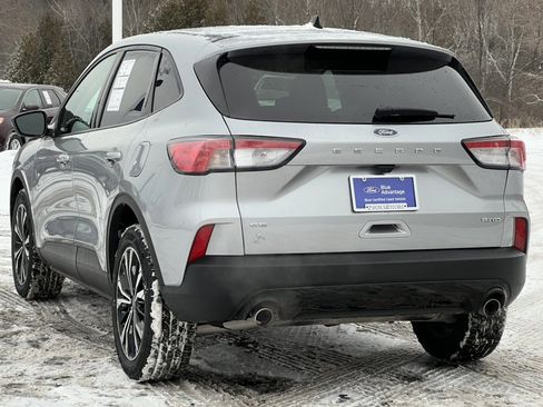 Certified 2021 Ford Escape SE w/ SE Sport Appearance Package image 38