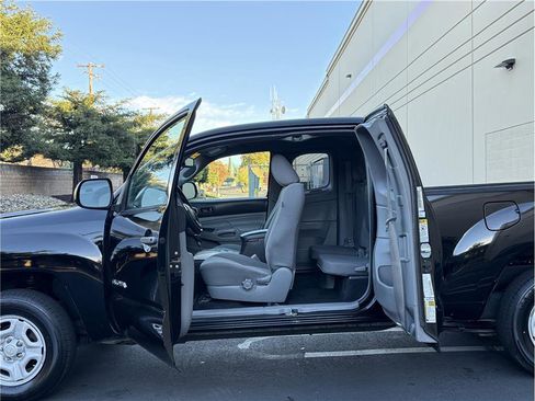 Used 2012 Toyota Tacoma 2WD Access Cab image 21