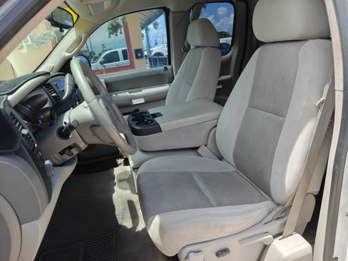 Used 2009 GMC Sierra 1500 SLE w/ Regional Value Package RWD image 9
