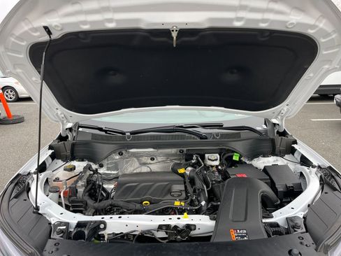 Used 2025 Chevrolet Trax LT image 31