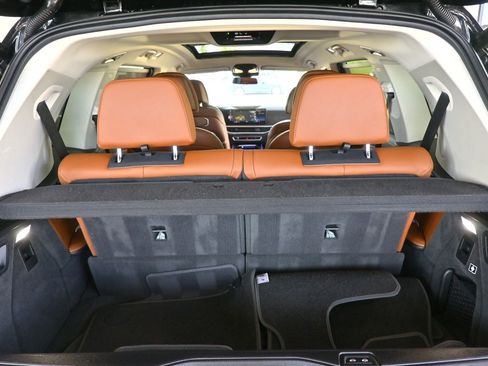 Certified 2023 BMW X7 xDrive40i w/ Executive Package image 16