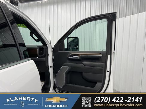 Used 2024 Chevrolet Silverado 3500 High Country w/ Technology Package image 14