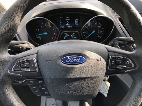 Used 2017 Ford Escape SE w/ Equipment Group 201A AWD/4WD image 32
