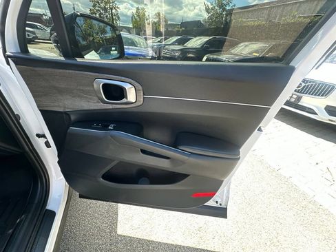 Used 2023 Kia Sorento S w/ Panoramic Sunroof Package AWD/4WD image 36