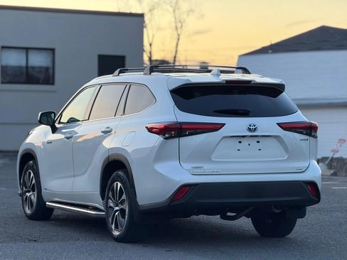Used 2021 Toyota Highlander XLE image 5