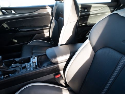 Used 2025 Kia K5 GT-Line w/ GT-Line Premium Package image 10