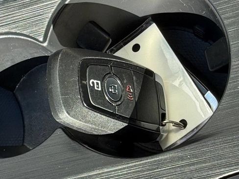 Used 2020 Ford Escape SE FWD image 30