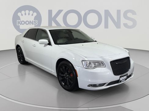Used 2015 Chrysler 300 Limited w/ Driver Convenience Group AWD/4WD image 10