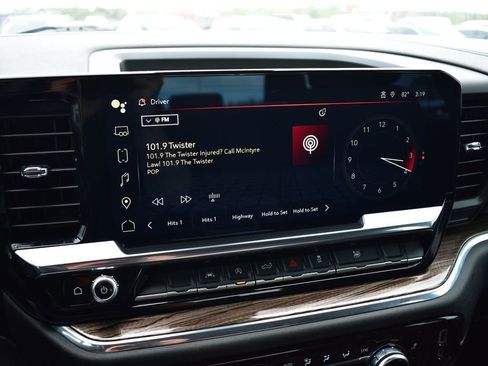 Used 2024 GMC Sierra 1500 Elevation image 39