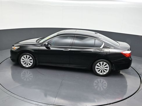 Used 2015 Honda Accord Touring image 17