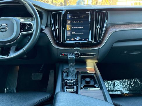 Used 2019 Volvo XC60 T6 Inscription image 14