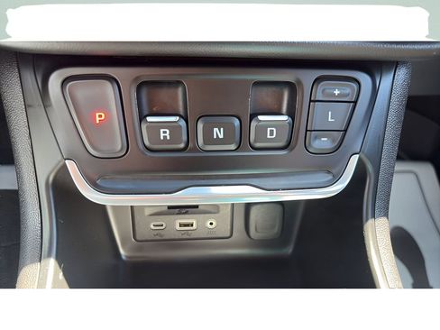 Used 2020 GMC Terrain SLT w/ Preferred Package AWD/4WD image 17