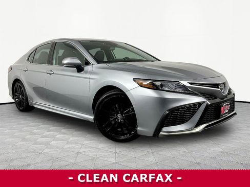 Used 2023 Toyota Camry XSE FWD image 3