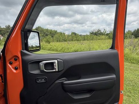Used 2019 Jeep Wrangler Sport AWD/4WD image 10