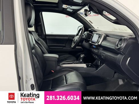 Used 2021 Toyota Tacoma Limited AWD/4WD image 20