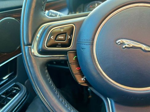 Used 2011 Jaguar XJ L image 22