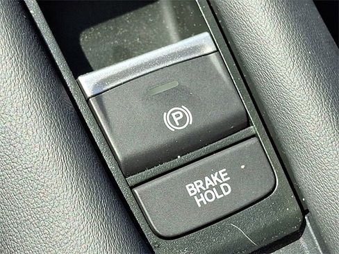 Used 2025 Honda HR-V LX image 25