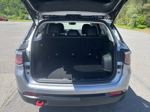 Used 2019 Jeep Compass Trailhawk w/ Cold Weather Group AWD/4WD image 12