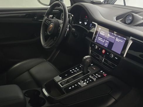 Certified 2026 Porsche Macan Turbo AWD/4WD image 28