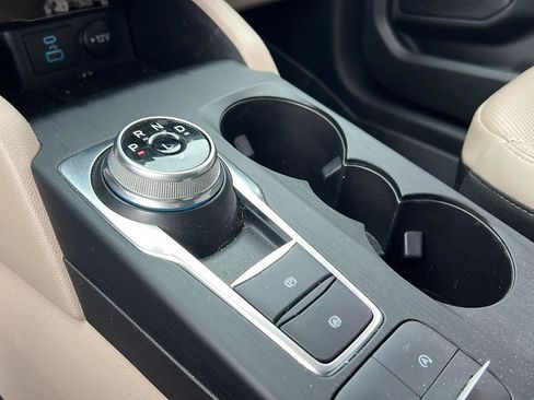 Used 2022 Ford Escape SEL FWD image 19
