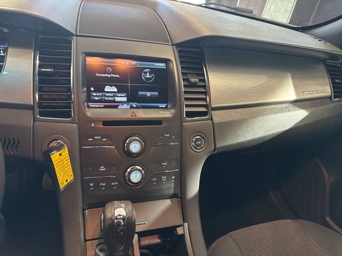 Used 2014 Ford Taurus SEL w/ Equipment Group 201A FWD image 28