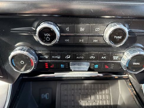 Certified 2023 Ford F150 Platinum w/ Equipment Group 701A High image 30