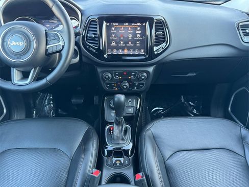 Used 2018 Jeep Compass Limited w/ Navigation Group image 25