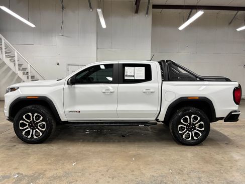 Used 2025 GMC Canyon AT4 w/ Nightfall Edition AWD/4WD image 4