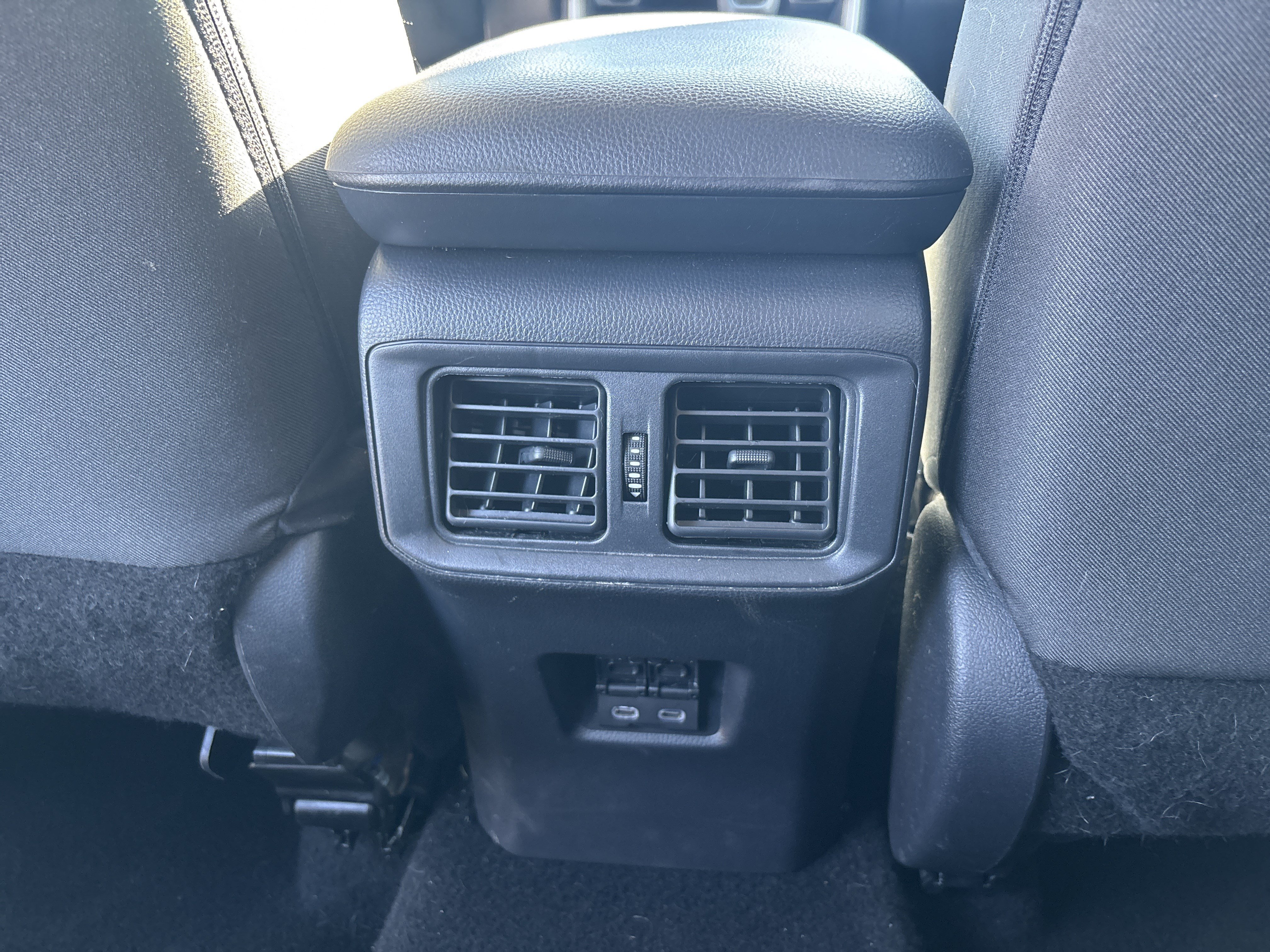 Used 2025 Toyota RAV4 XLE AWD/4WD image 28