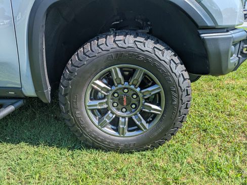 Used 2025 GMC Sierra 1500 AT4X AWD/4WD image 11