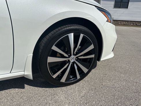 Used 2022 Nissan Altima 2.5 Platinum AWD/4WD image 16