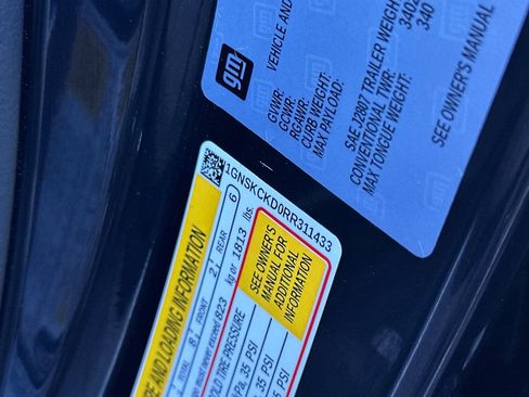 Used 2024 Chevrolet Suburban LT image 43