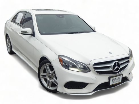 Used 2014 Mercedes-Benz E 350 4MATIC Sedan image 2