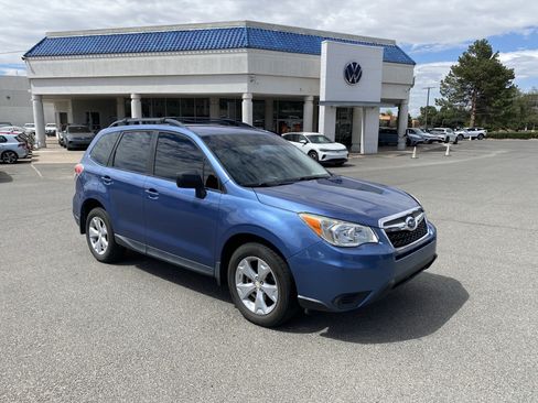 Used 2015 Subaru Forester 2.5i w/ Alloy Wheel Package AWD/4WD image 2