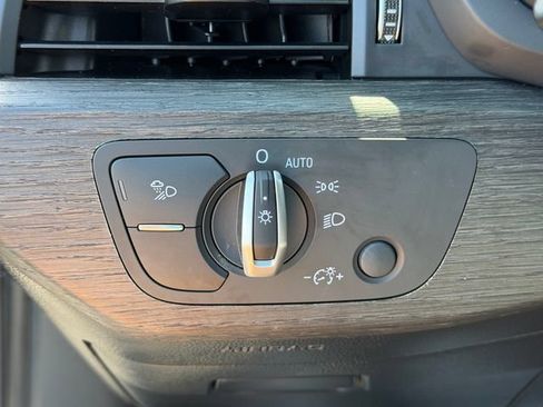 Used 2019 Audi A4 2.0T Premium FWD image 12