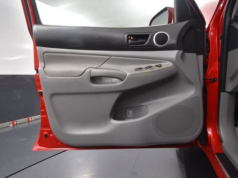 Used 2011 Toyota Tacoma 4x4 Double Cab image 16