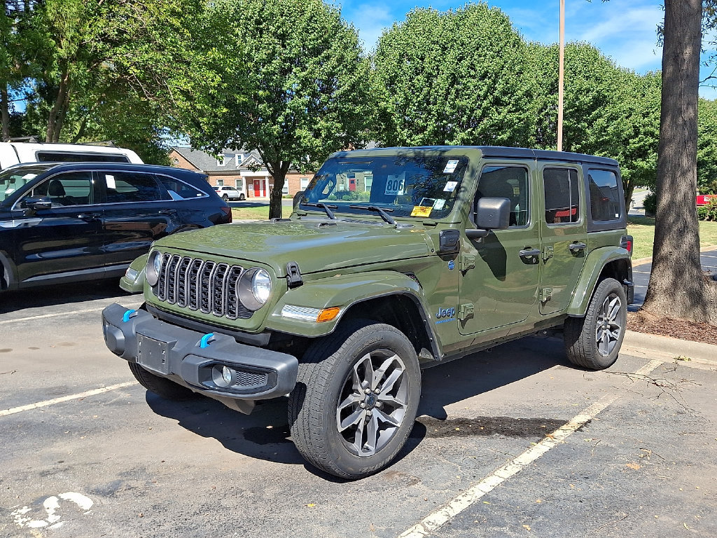 Used 2024 Jeep Wrangler Unlimited w/ Convenience Group AWD/4WD image 1