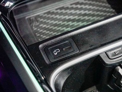 Used 2023 Mercedes-Benz GLB 250 image 22