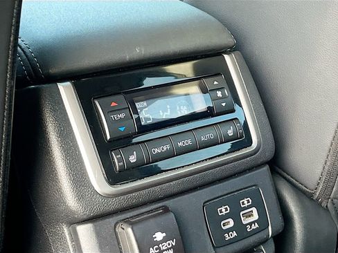 Used 2023 Subaru Ascent Touring AWD/4WD image 25