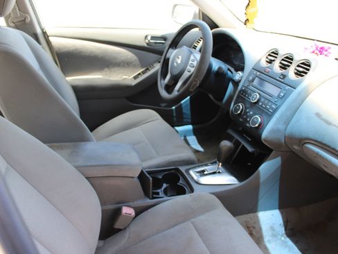 Used 2011 Nissan Altima 2.5 S FWD image 12