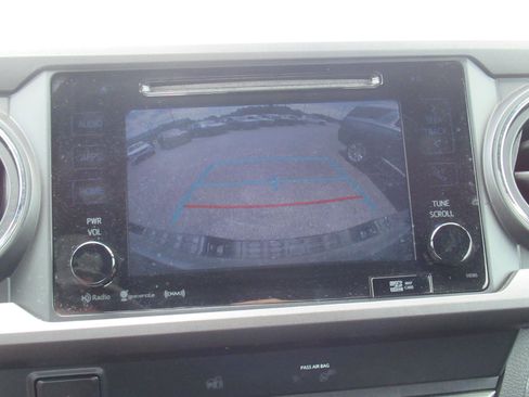 Used 2019 Toyota Tacoma TRD Sport RWD image 25