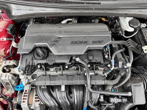 Certified 2025 Hyundai Elantra Sport image 13