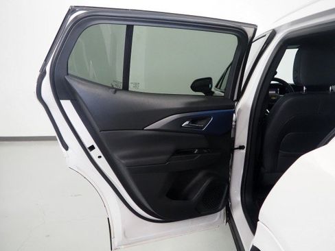 Used 2024 Chevrolet Equinox EV FWD LT w/ 2LT image 60